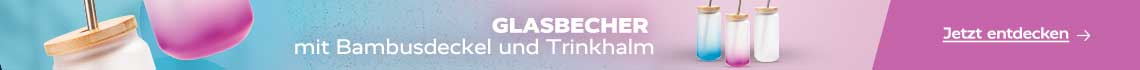 Glasbecher mit Bambusdeckel und Trinkhalm